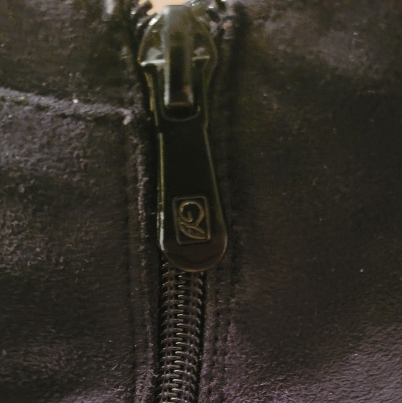 Ladies Del Garda by MNK black suede zipper booties - size 40 - Picture 7 of 9